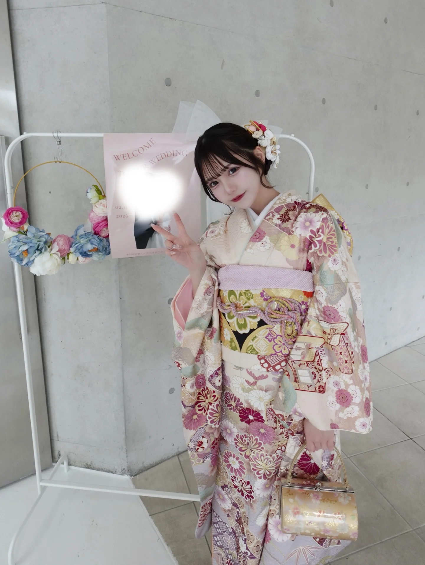 . 人生初めての結婚式 ︎︎◝✩ 美月にとっても大事な日になったの、 ᵕ̩̩_ᵕ 着る予定じゃなかったから急遽 ᶻ · .可愛いく綺麗に振袖着れてるかな ᶻ · . かわいいべいびーが撮ってくれたりしました ᶻ · . ⁡ ⁡ #振袖 #結婚式 #結婚式ヘアアレンジ #振袖ヘア