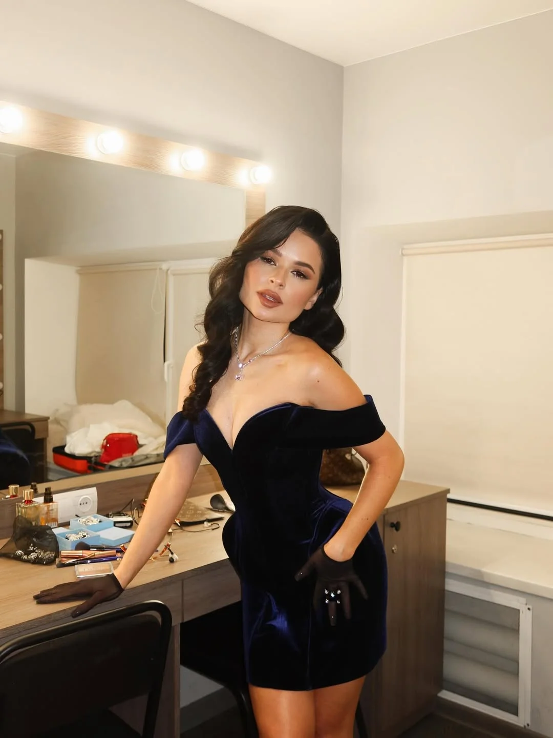 Готова до виходу на сцену❤️ Вінниця, сьогодні ви✨ Сукня @_orlando_dio_