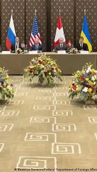 Instagram post by @_pop_t_ (DU5ySLBDEAK).