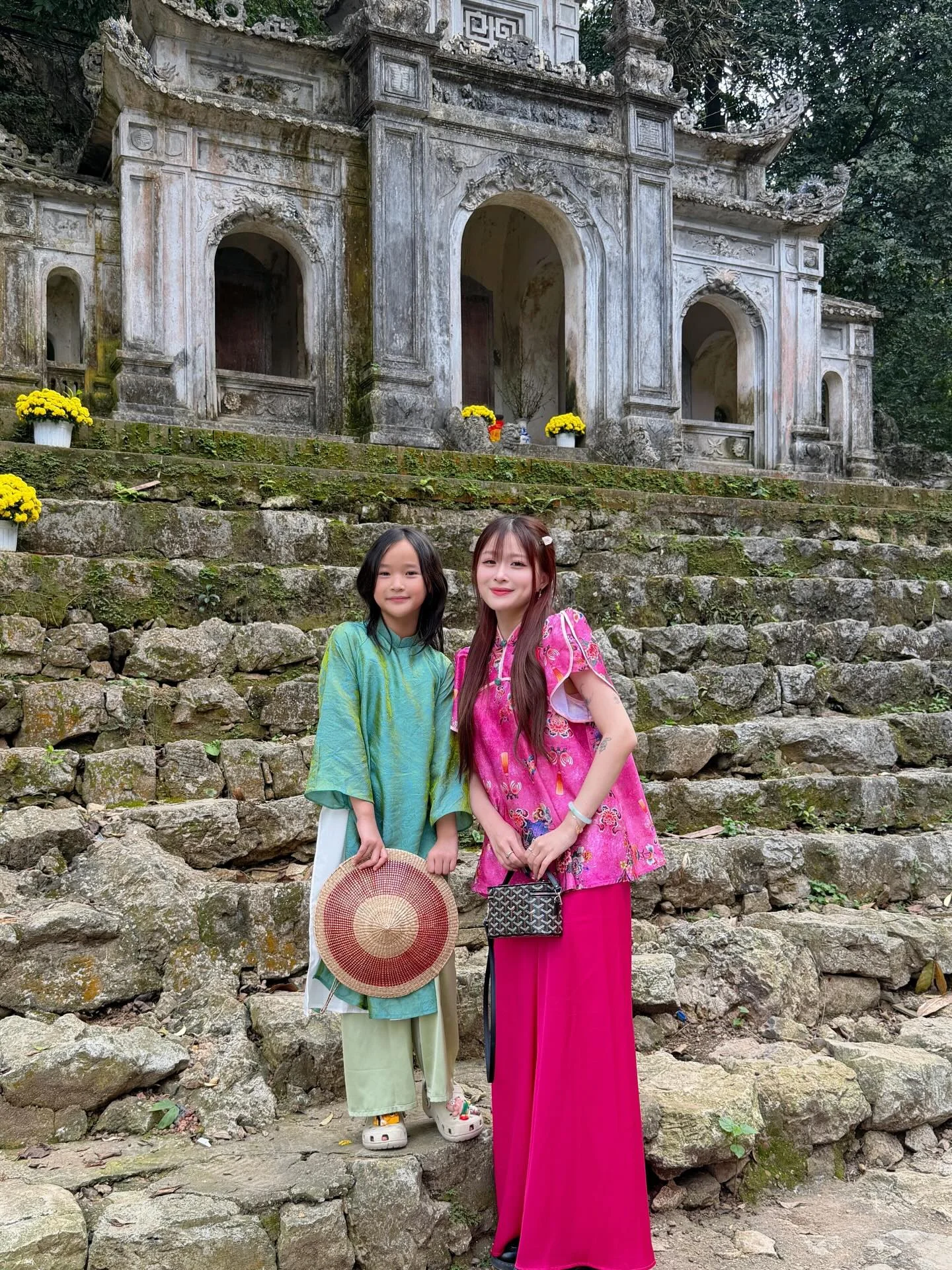 Mùng 1 Tếtttt ❤️ Chao lì xì lấy lộc đầu năm cho 5 bạn may mắn comment trong post này mỗi bạn 500k nhen heheee Cuối tuần Chao sẽ công bố kết quả nhaaaa