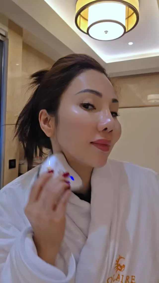 Melt away stress while giving your skin the care it deserves. Abby Beauty Lift is designed to help soothe the skin, support balance, and enhance your natural radiance — all while elevating your self-care routine. Why yo...