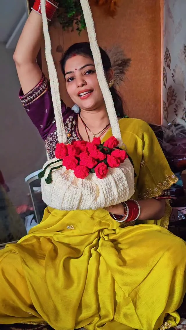 Comment link #viral #saree #abhiksha #desigirl #instagram