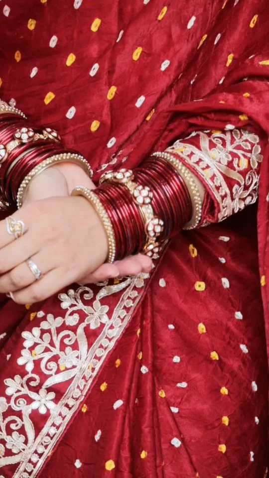 Ishhhhh... saree @pakhicollection11 Jewellery @balaji__fashion_ #asthetic #abhiksha #saree #reelitfeelit #viral