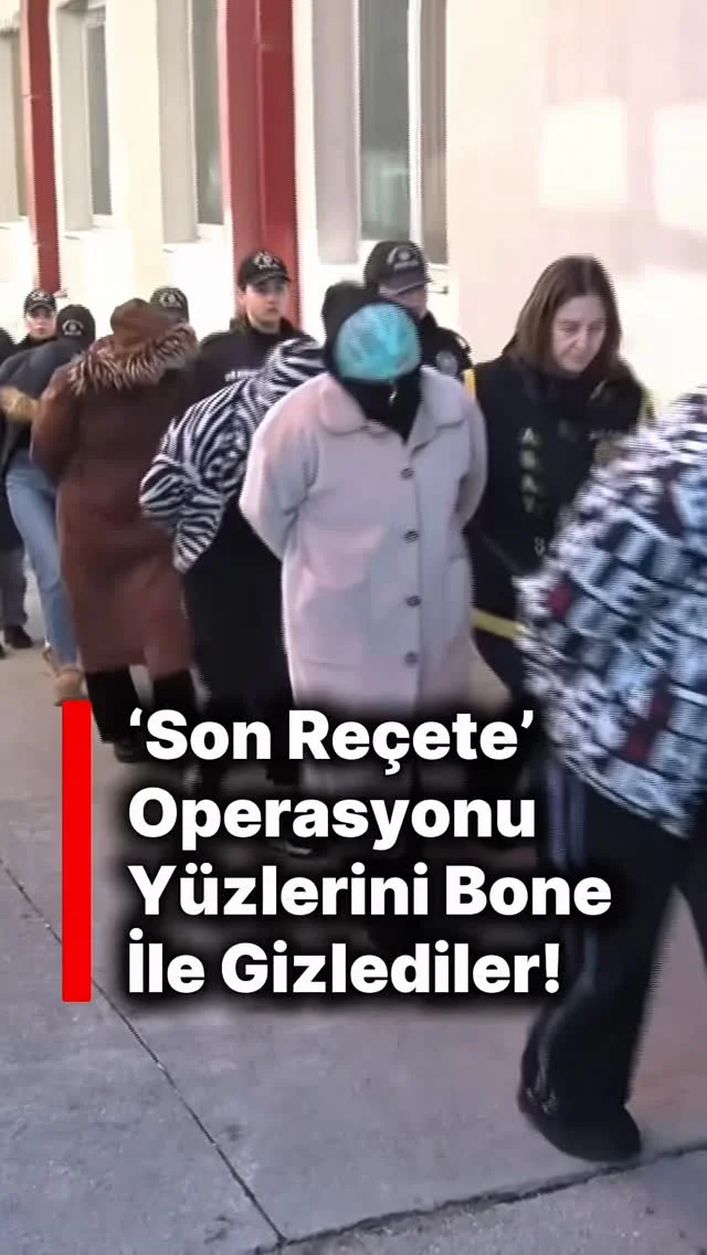 Adana merkezli 10 ilde düzenlenen “Son Reçete” operasyonunda bazı şüphelilerin yüzlerini ameliyat bonesiyle gizlemeye çalıştığı anlar dikkat çekti. Sağlık alanındaki büyük çaplı usulsüzlüklere yönelik yürütülen soruştur...