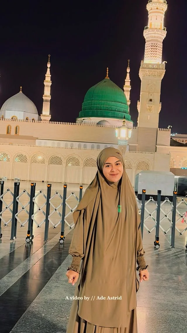 Madinah 16 feb 2026 with @rietawowor @jannyy_mua @bebethbebeth @tatang_erlangga_ #alhamdulillah #umroh2026 #masyaaallah