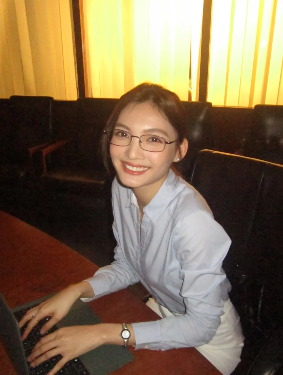 Apple要统计数据给龙哥过目️ 留言告诉我：你是跟谁一起看的？ #寄生下流 #低清 #imnotgangster #adeline #adeline黄楚琳