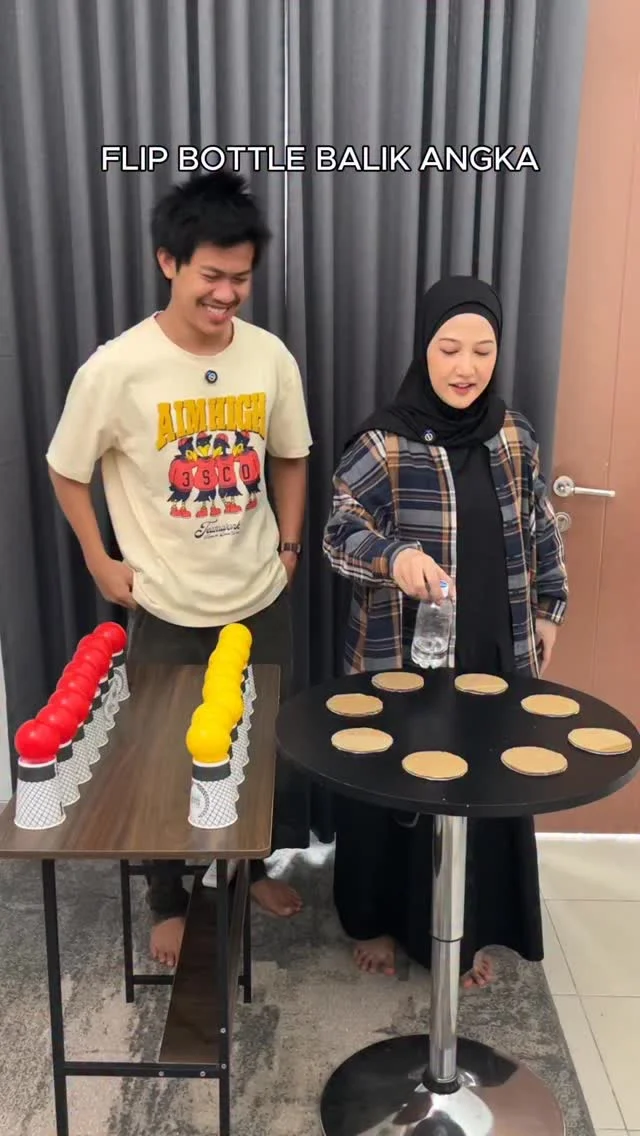 Flip Bottle Balik Angka Coba absen kalian tim baba atau mima? #couple #games #funnygames