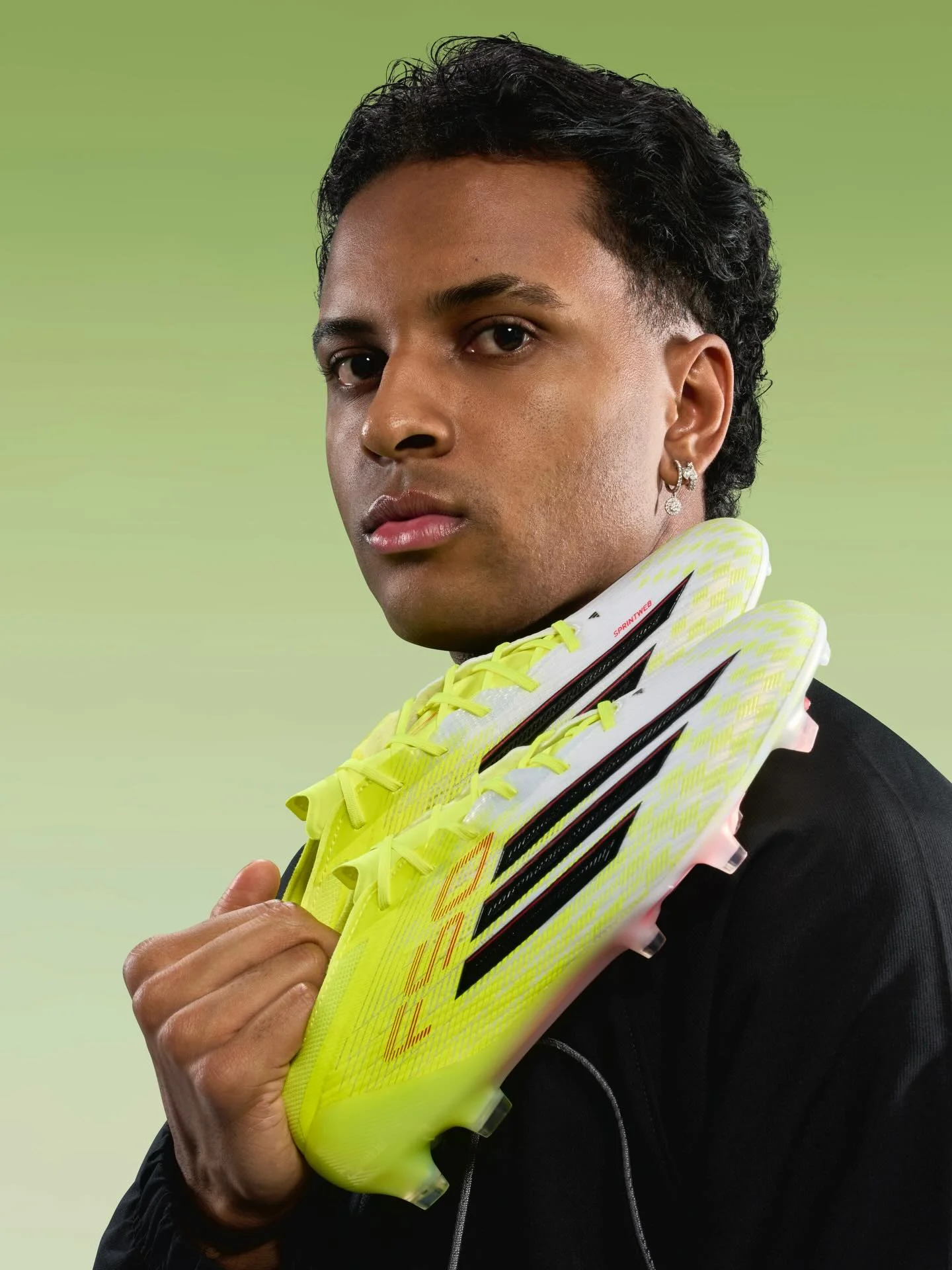 locked in and ready for muito chaos. ️​ enfocado y listo para mucho caos. ️​ totalmente focado e pronto para muito caos. ️