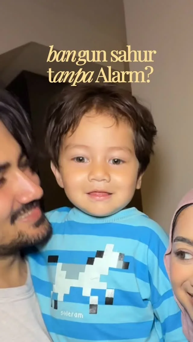 Siapa sih yg ngide sahur gapake alarm? KITA, karena aiden suka ikut kebangun kalo pake alarm dan untungnya kita punya ide buat pasang aja deh produk Bulb RGB dari @philipslightingid biar kita gaperlu repot set alarm & g...