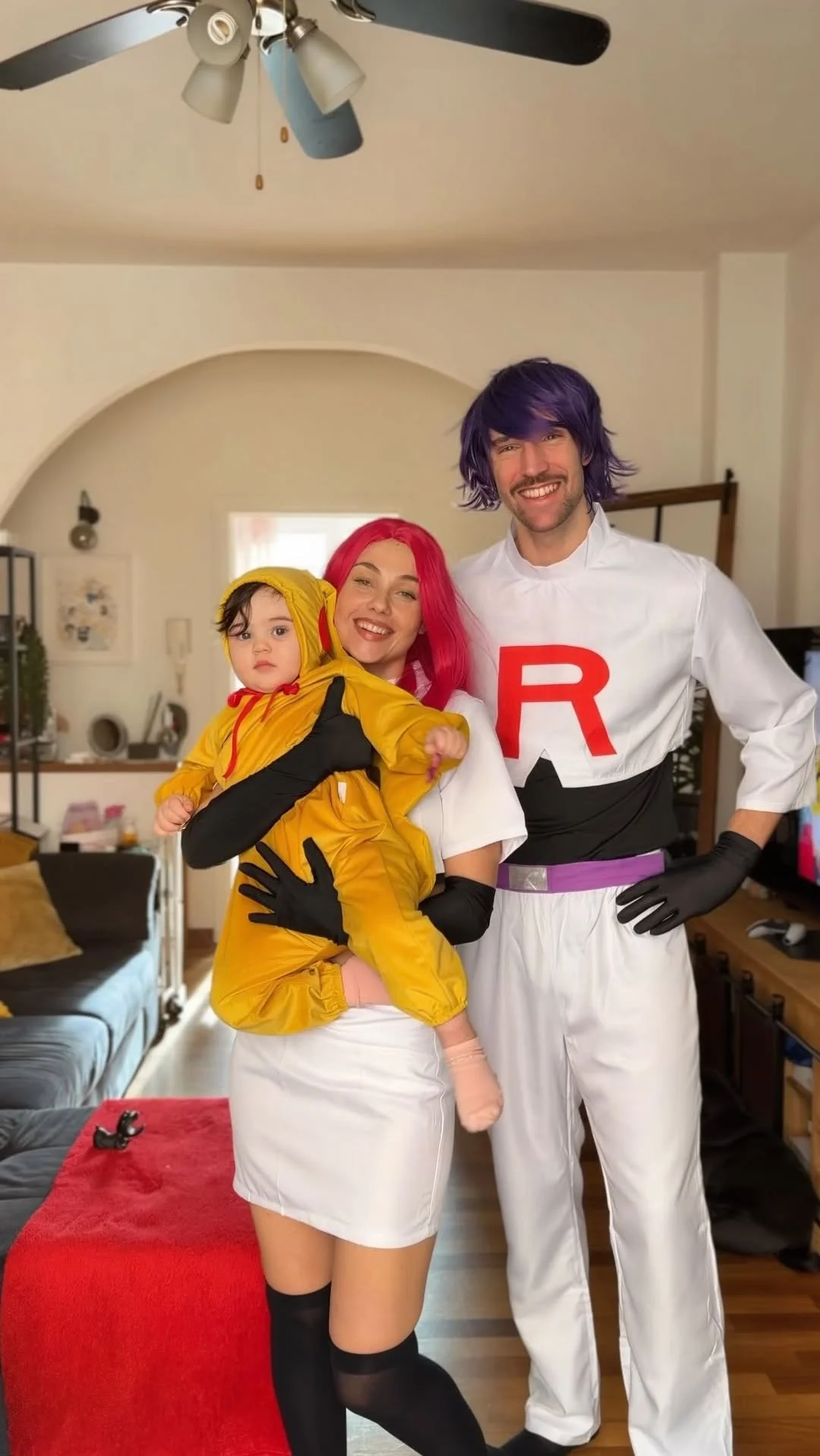 Cami non é potuta andare alla festa di carnevale dell’asilo a causa del virus, abbiamo quindi deciso di portarle il carnevale direttamente a casa Il nostro piccolo #pokèmon Pikachu catturato dal Team Rocket