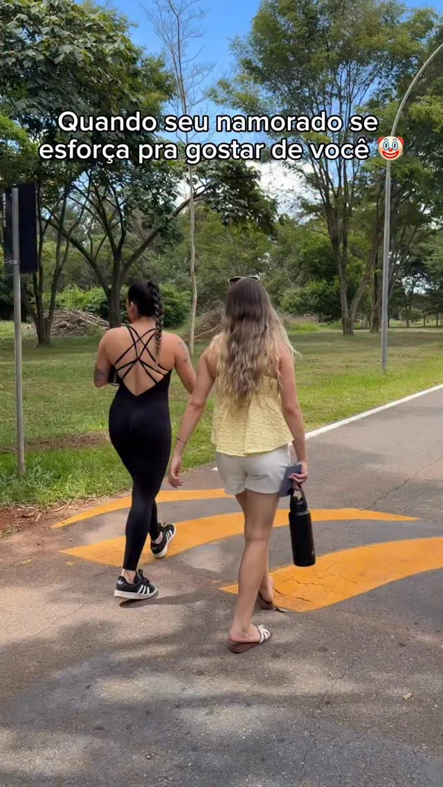 Ele tá se esforçando muito