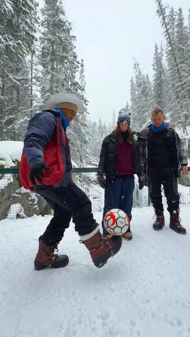 Around the world passes with a scenic view in Canada