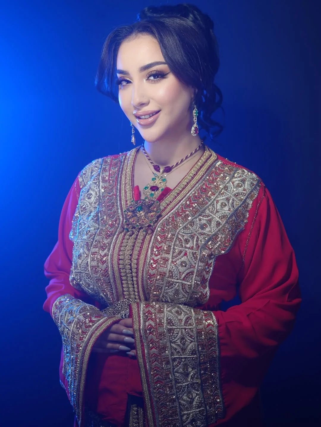 Ramadan moubarak ✨ Makeup by @bettyandbeauty_ Kaftan by @vipcollection55 @saadmpphotography