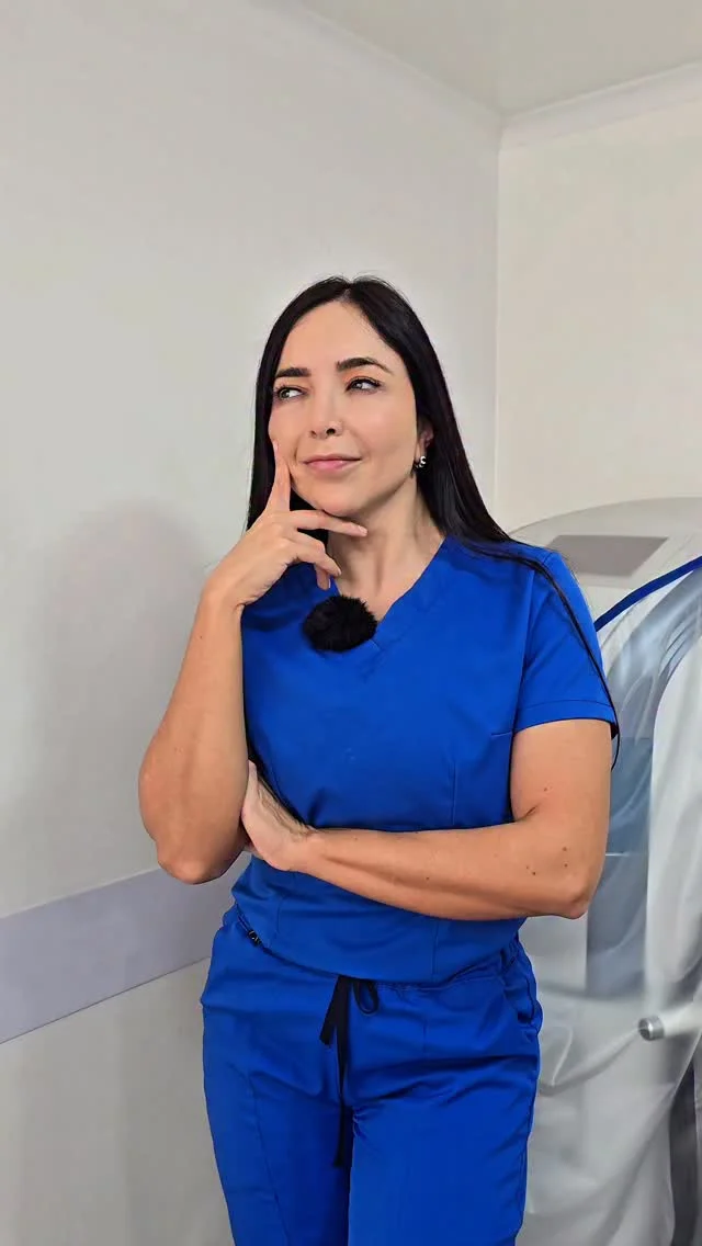 Las imperfecciones no solo son cosa de adolescentes. El Effaclar AZ de La Roche-Posay ayuda a controlarlas mientras actúa sobre los primeros signos de la edad. Porque crecer es inevitable, descuidar la piel no @larochep...