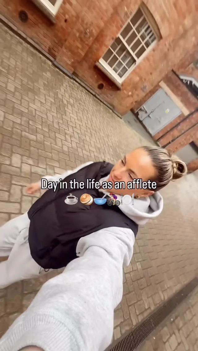 A random day in ze life ✌ Let me know if you’d like more workout / food specifics !! ⭐️⭐️