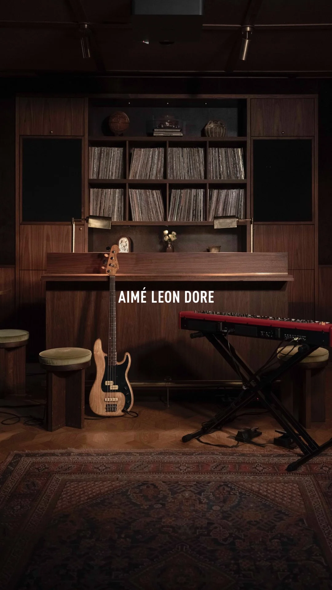 Roc Marciano performs live at 214 Mulberry St. View the full LIVE AT 214 performance on our SOUND page. Link in bio. @aimeleondore