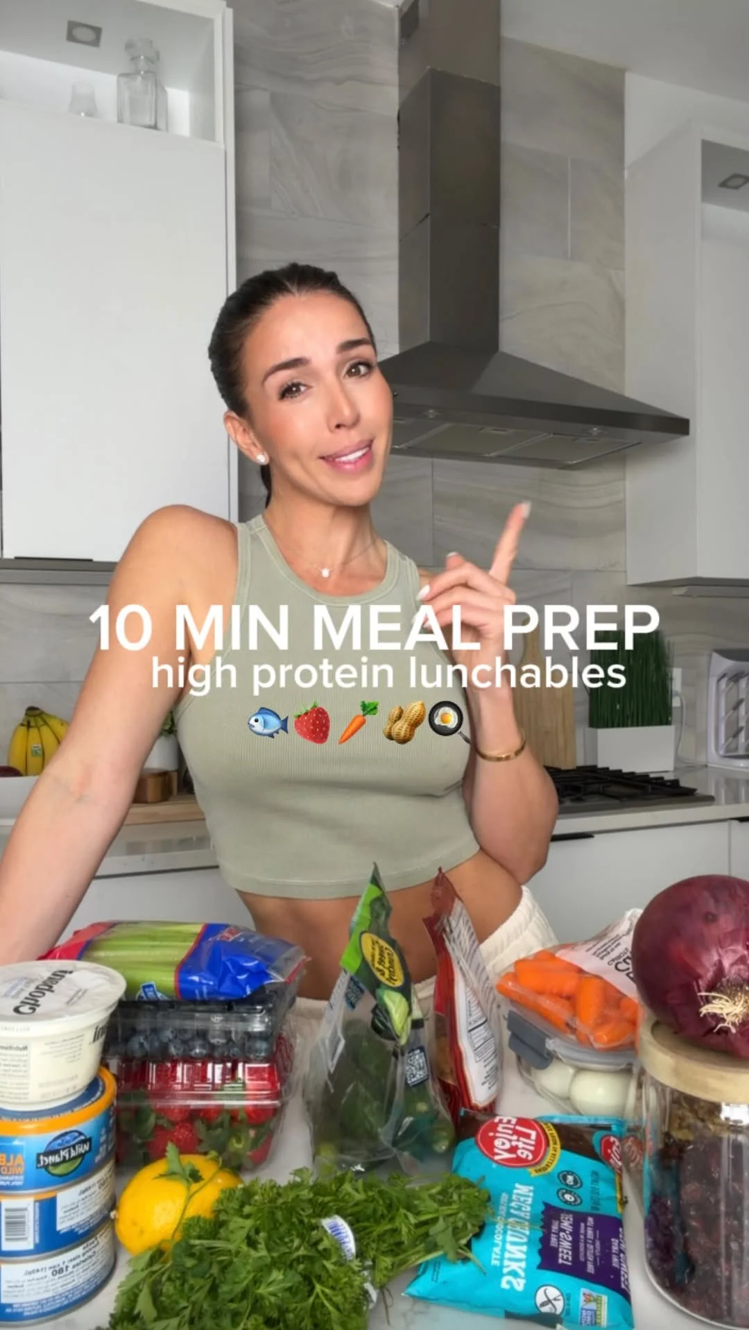 High Protein Adult Snack Pack Meal Prep These have 40g of protein each and will definitely keep you full and satisfied! Has everything you need for a balanced lunch or for snacking throughout the day! . Tuna salad recip...