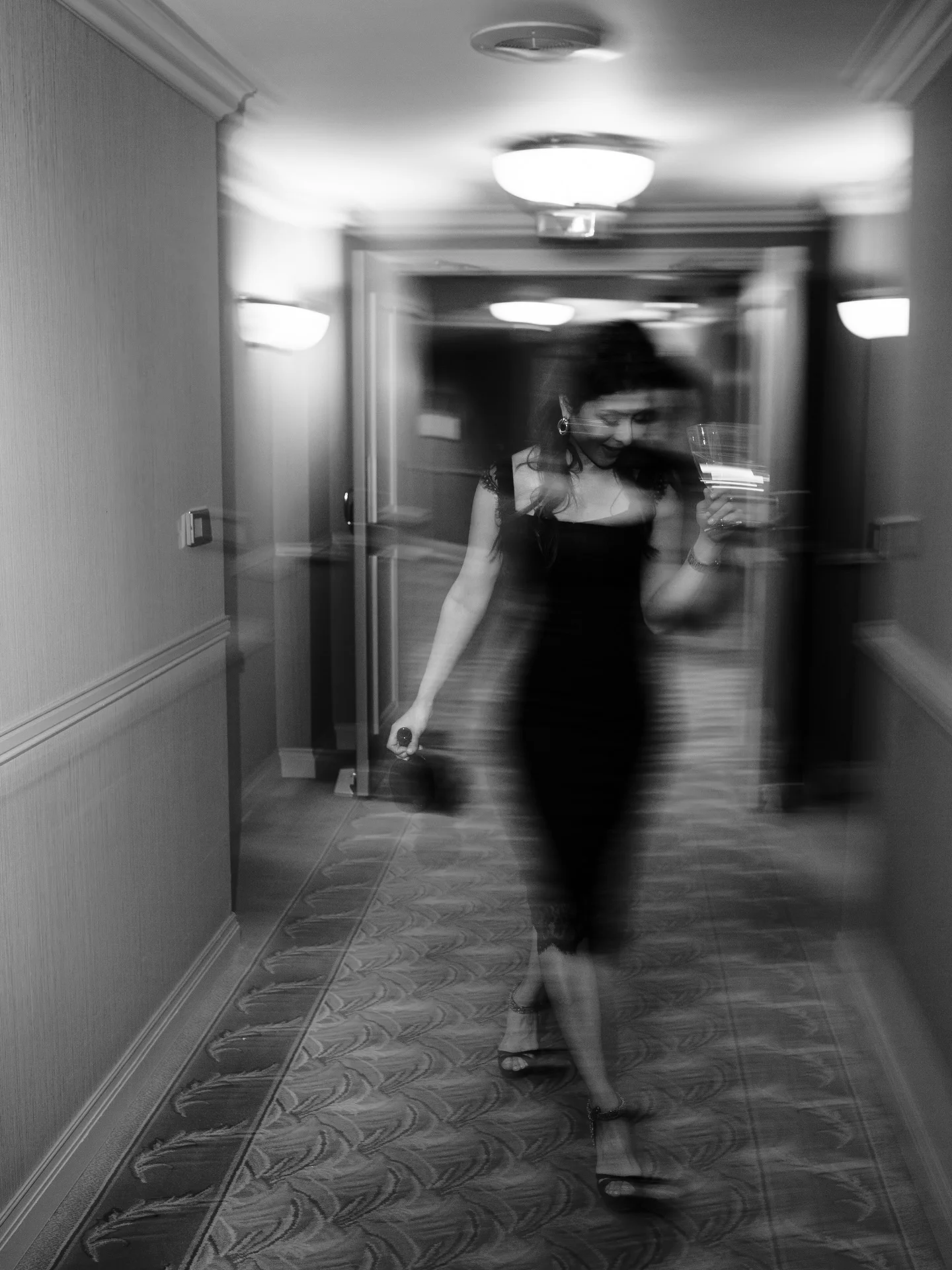 2002 год. Где-то между этажами.