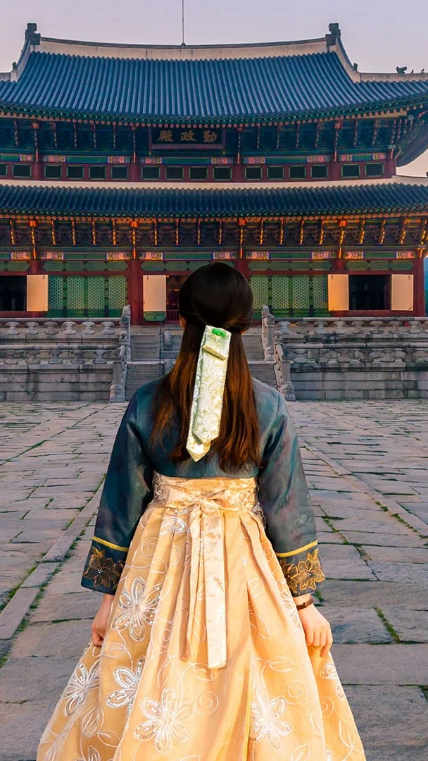 Welcome to my 8th destination… Seoul, South Korea ✨ A city where ancient tradition meets cutting edge modern life. Stepping into history at Gyeongbokgung Palace, built in 1395 during the Joseon Dynasty, felt like travel...