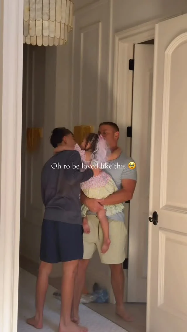 “Take a picture” 🥹 of the luckiest little girl 💕