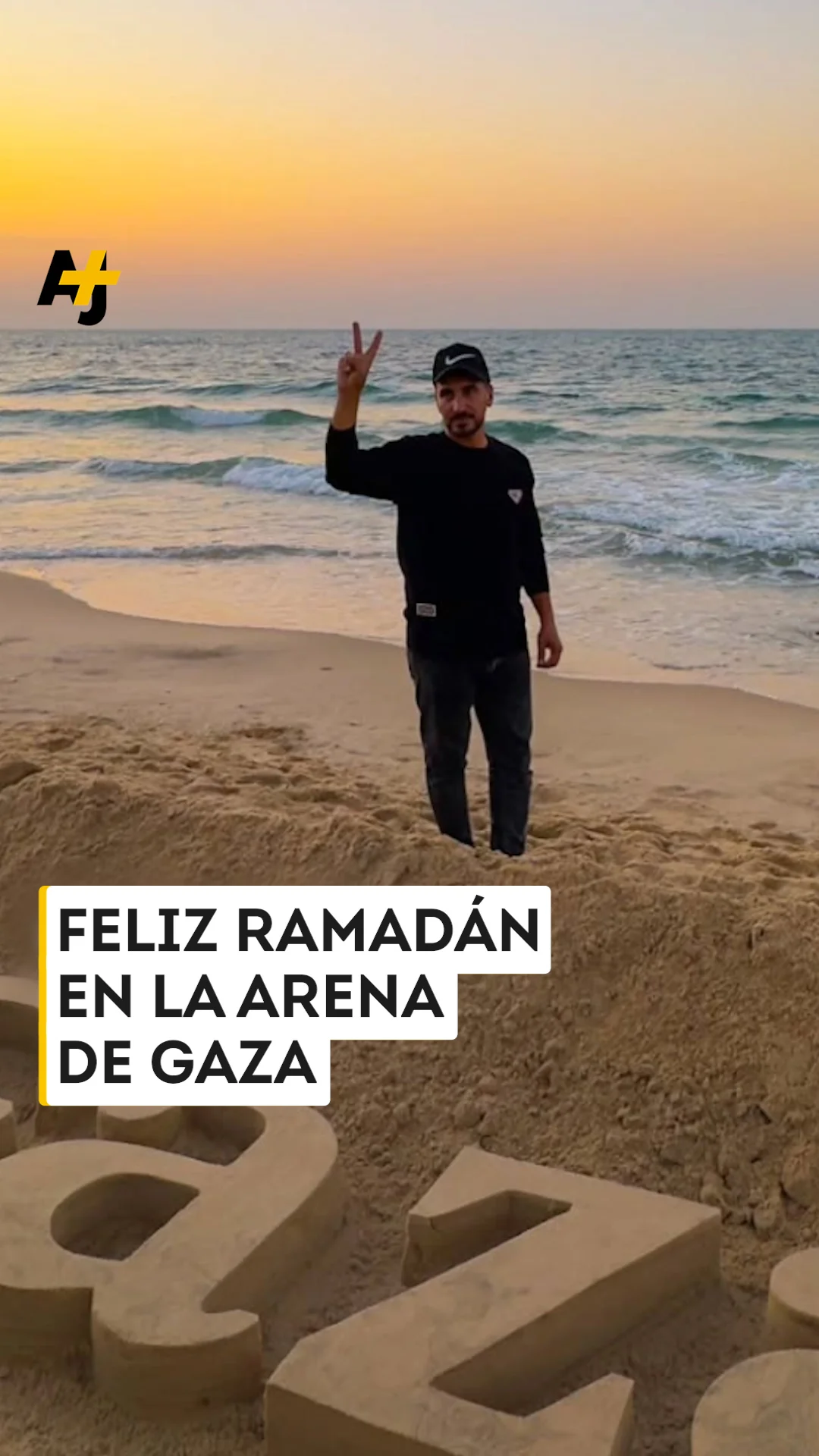 "Esperamos que este Ramadán esté libre de gu*rras y b*mbardeos". ⁣⁣ ⁣ Yazeed Abu Jarad (@yazidabujarad) es un artista palestino de Gaza que esculpe mensajes y caligrafía en la arena de las playas de Gaza. ⁣ Tras dos año...