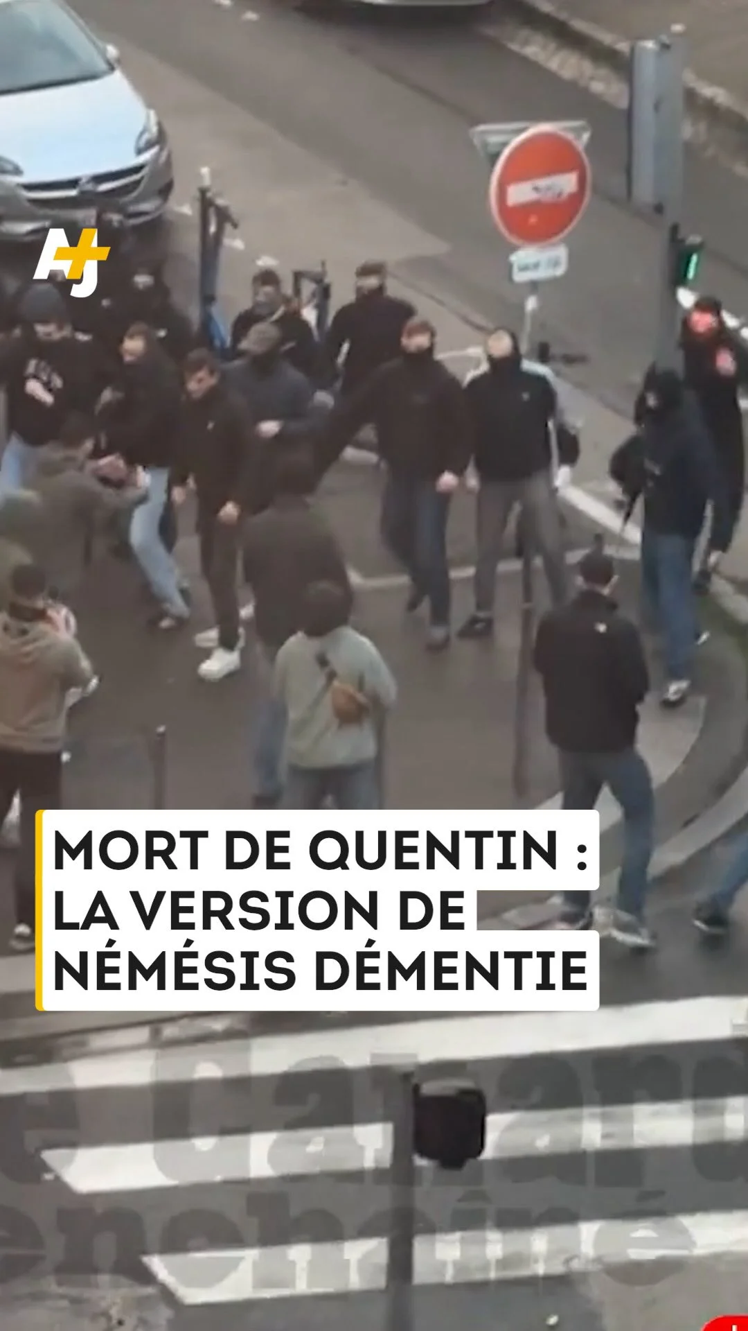 De nouvelles images, filmées avant l’agression de Quentin Deranque à Lyon, mettent à mal la version d’un guet-apens tendu à quelques militants pacifiques. #ajplusfrançais_vidéo #Quentin #Quentinderanque #Lyon #Extremedr...