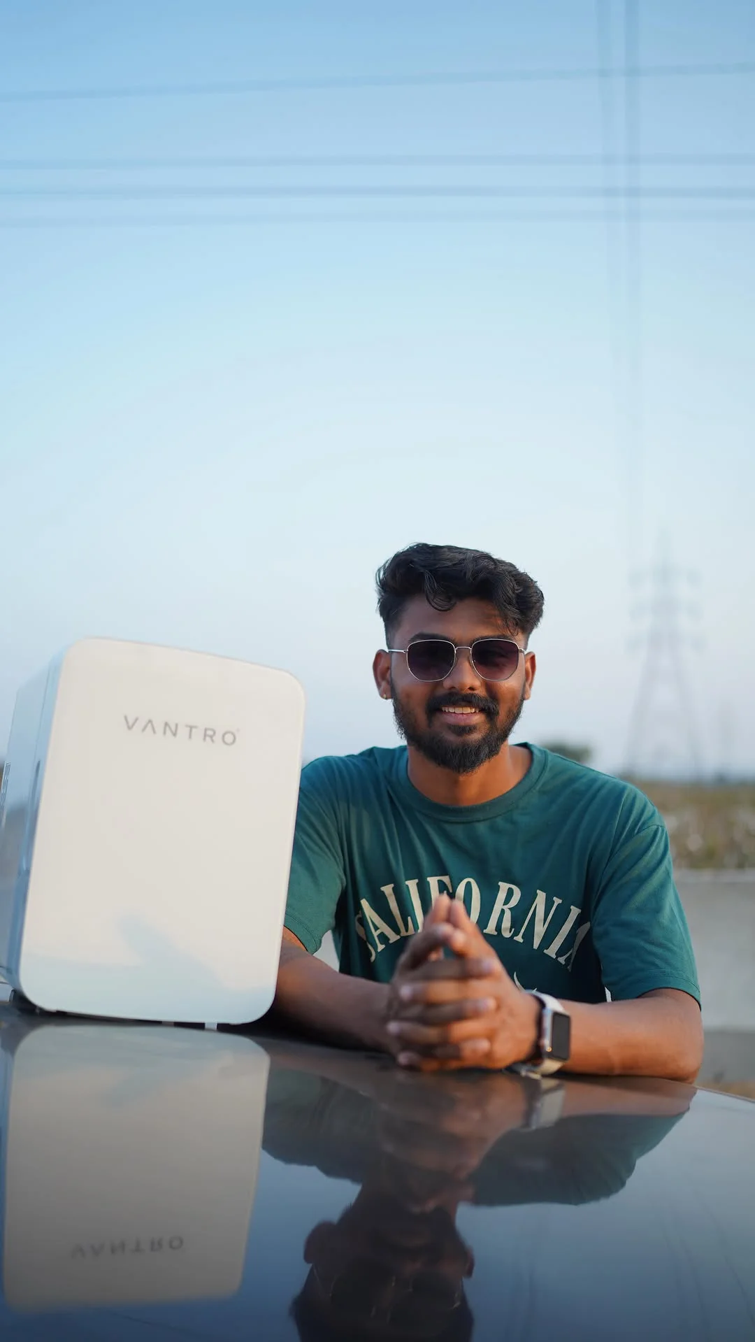 Small fridge, BIG magic! Cooling ❄️ & Heating — all in one Perfect for drinks, skincare & daily essentials ✨ #MiniFridge #HotAndCold #SmartLiving #Collab