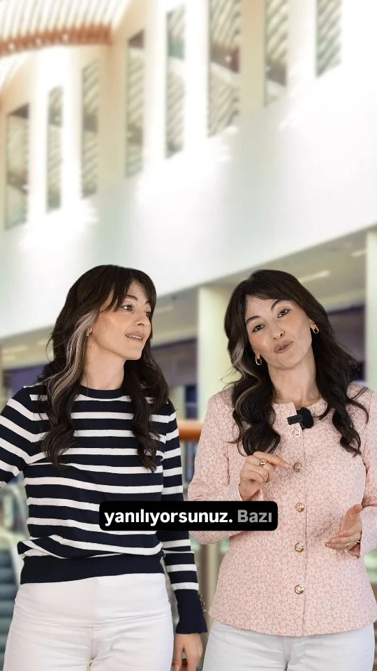 Dost meclisinin gerçek dost meclisi olduğundan emin olalım. Çocuğumuzu her yerde kötülemeyelim. Unutmayalım biz nasıl etiketlersek etrafımızdakiler çocuğumuzu o gözle görecekler