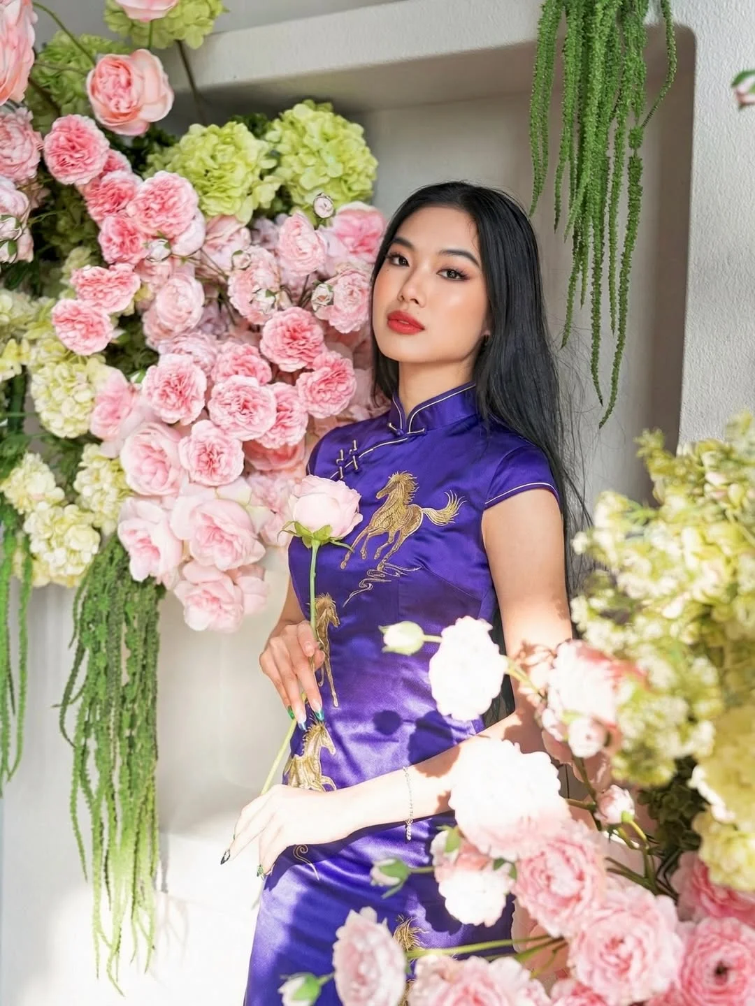 新年快乐, Happy Chinese New Year 马到成功 May all your wishes come true this year makeup @reya77799 photographer: @jasonchikz #chinesenewyear #cny #photoshoot #qipao #yearofthehorse