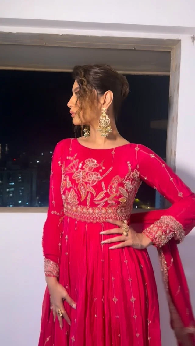 Aao Huzoor ❤️
.
.
#reels #instagram #trending #akankshapuri #AK