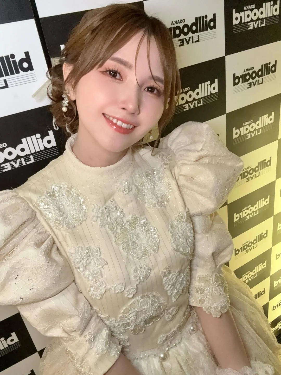 Akari Kito Billboard Live 2026 大阪公演 ありがとうございました 神奈川に引き続き素敵なひと時を堪能できました✨ 皆様楽しんで頂けたでしょうか☺️ 大阪の衣装は神奈川公演とは対照的に白でした✨ またBillboardでライブができますように！頑張ります✨