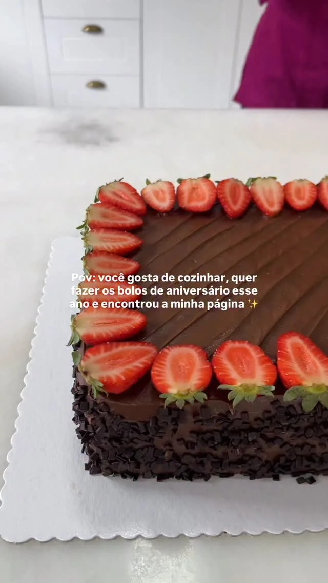 Comenta “festa” se você quer aprender fazer bolos de festa comigo ✨ Assim você tem a desculpa pra juntar um monte de gente pra comemorar, já que o bolo vai ser “por sua conta”