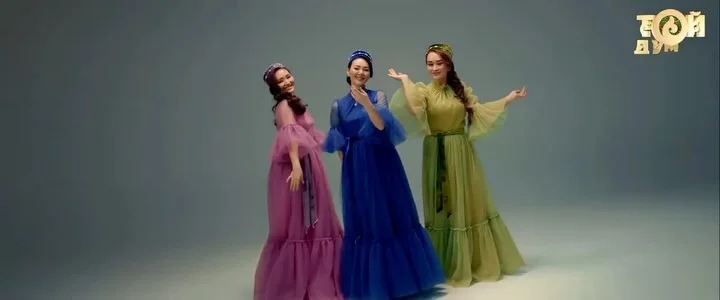 Угәй угәй угәй ай Сынағымен сынамай Аналарым жыламай Балаларым жыламай Көк туымыз кұламай Көздің жасын бұламай Уақыт болсын мұрадай Бақыт болсын күн мен ай #Бақыт @iligai_group