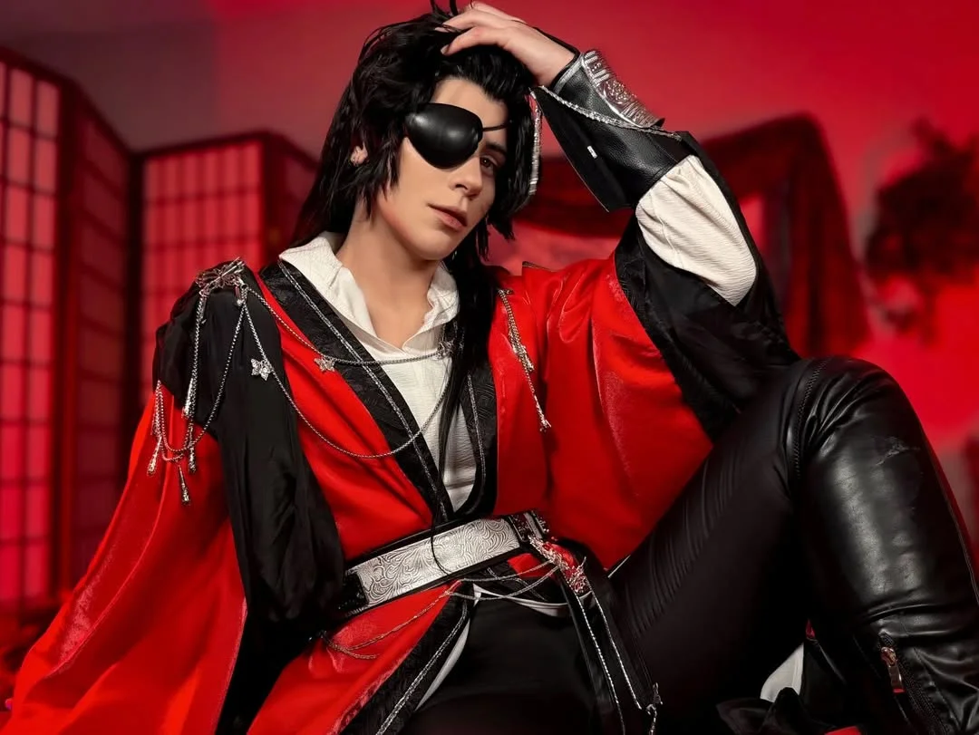 Last week of the monthhhh— so obviously I’m about to drop a ton of full sets lol first up is Hua Cheng this set is 60 photos, enjoy!!! #huacheng #heavensofficialblessing #tianguancifu #mdzs #tgcf