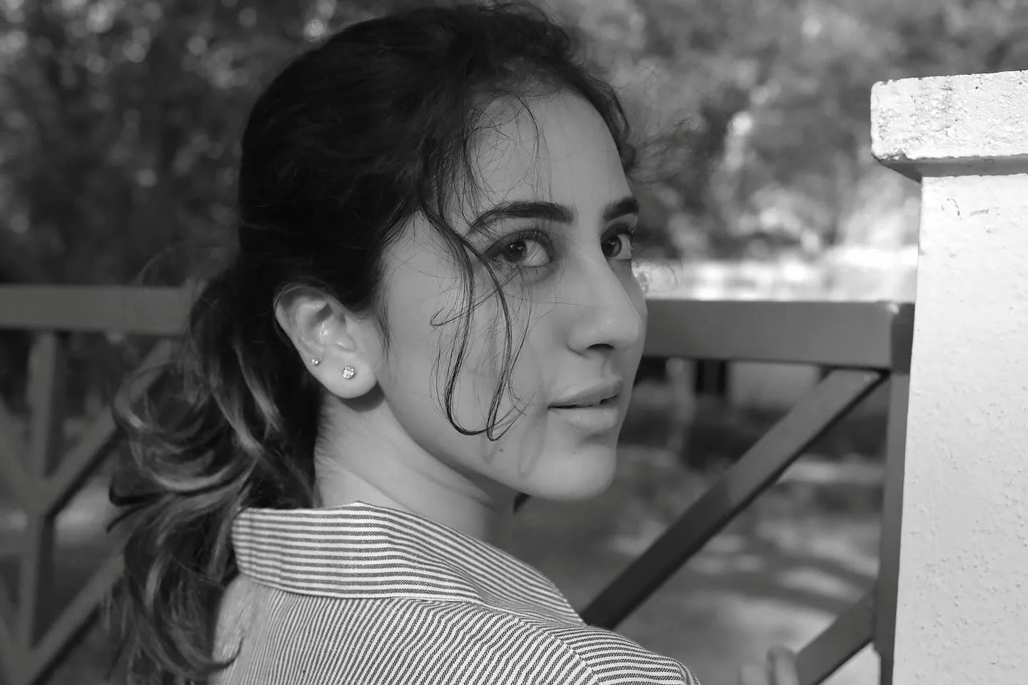 In Frame : @akshaya_hariharan_ - @aadhavkannadhasan #TheArtist #FujiX #fujion #fujifilm