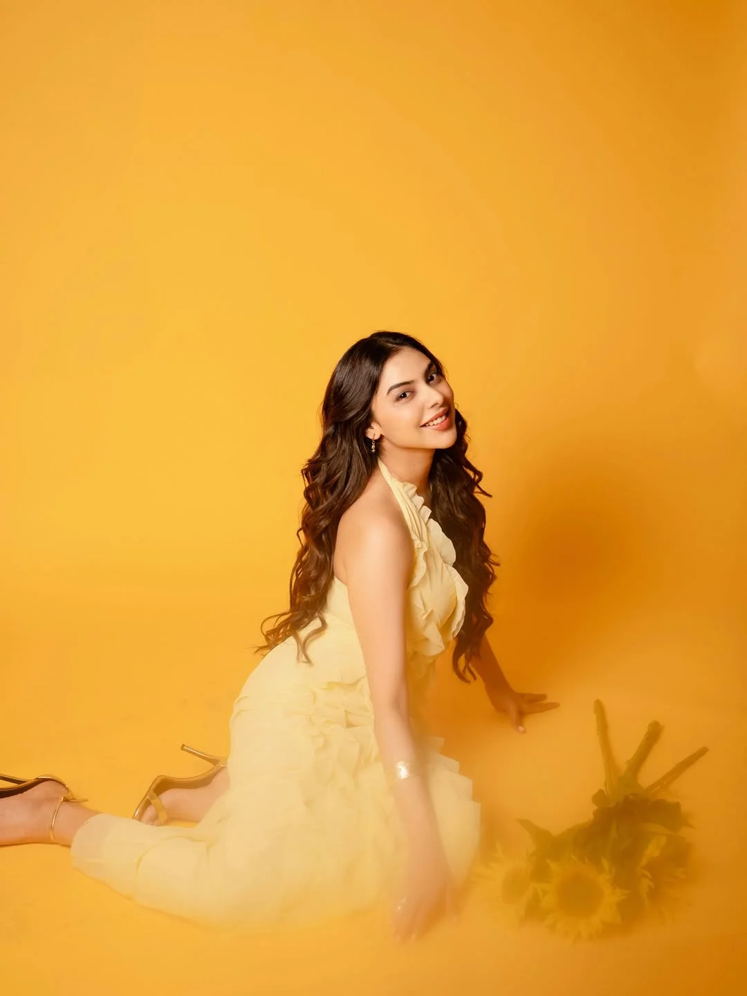 Soft face , strong plot twist energy ️ #akshayaalshi #sunshine