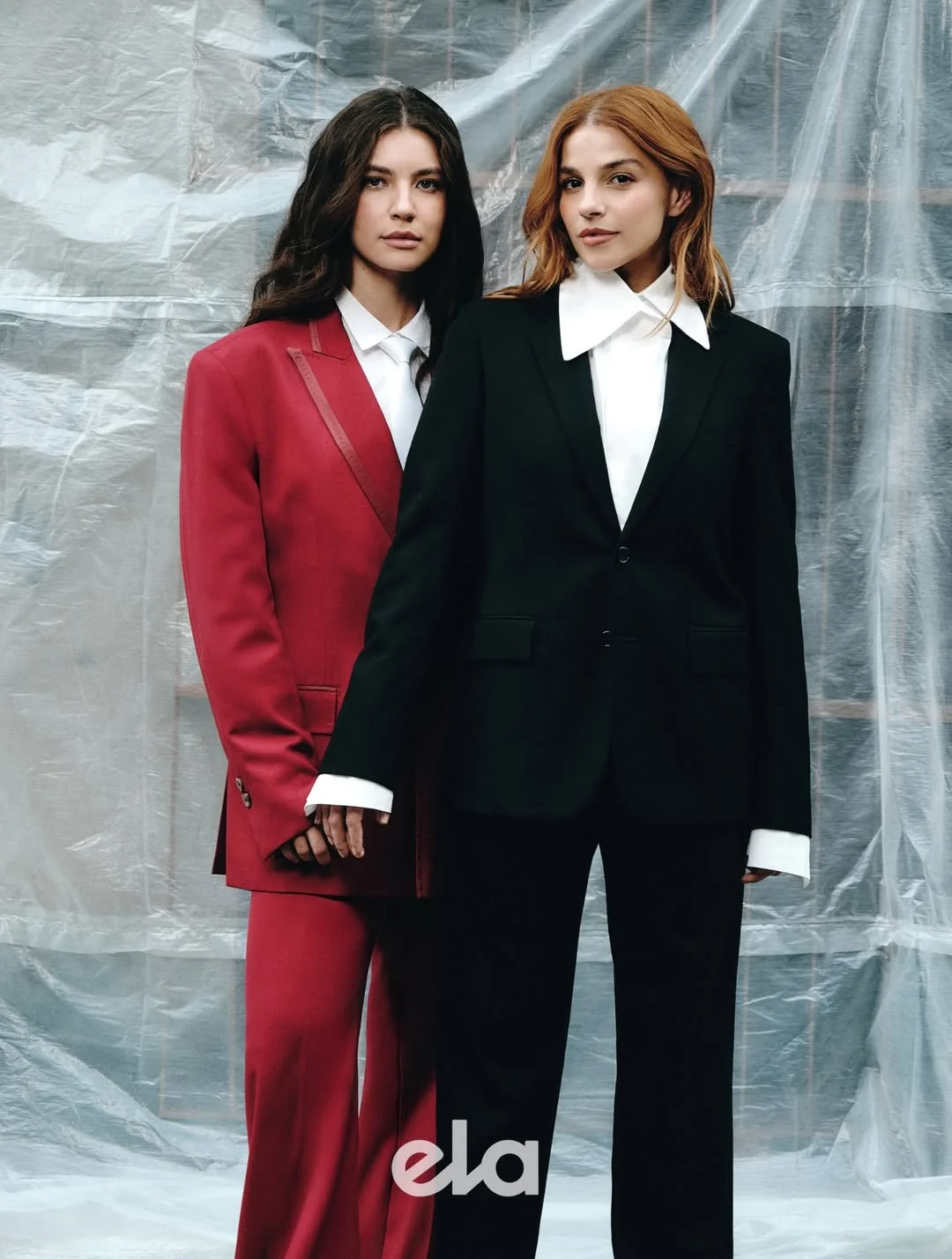 Foi aqui que pediram as fotos do ensaio de capa? 
As atrizes @alanissguillen e @gabimedvedovsky conversaram com a repórter @laisrissato sobre o sucesso internacional do casal “Loquinha” e as histórias de vida de cada uma. 
Leia já no nosso site ou na edição impressa deste domingo.

Foto: @brunasussekind
Edição de moda: @lucasmagnof e @fehbatista
Beleza: @marimagiolli (Alanis) e @walterlobato_ (Gabriela)
Assistentes de beleza: @tomsouzarj (Alanis) e @alainepenteadista (Gabriela)
Assistentes de fotografia: @felipe.viveiros e @debeija
Produção de moda: @luexquisitah e @rourives
Assistentes de moda: @luexquisitah e @fabypernambuco
Set design: @marinapellegrini__
Assistentes de set design: @joao_soto_ e @morenaclaral
Produção executiva: @kgrativol e @giovanalidizia
Assistente de produção executiva: @leandrobessaa
Edição de arte: @dushka_tanaka e @mayu_estudio29
Tratamento de imagem: @nandacarnevali