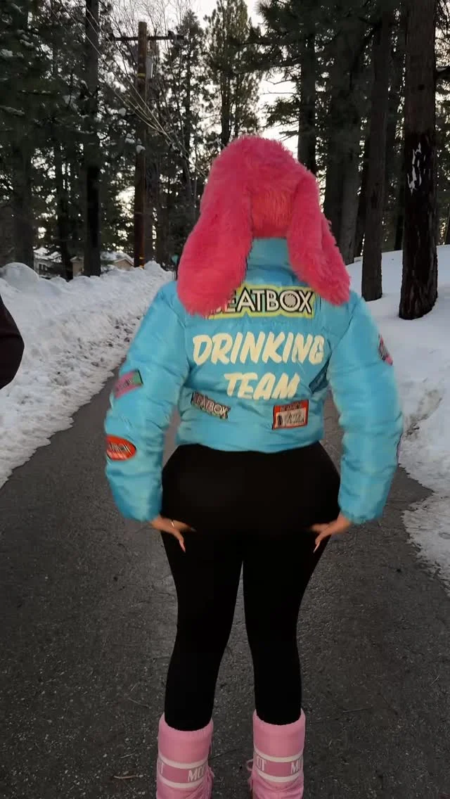 Vacation mode activated… GUESS WHOOO???