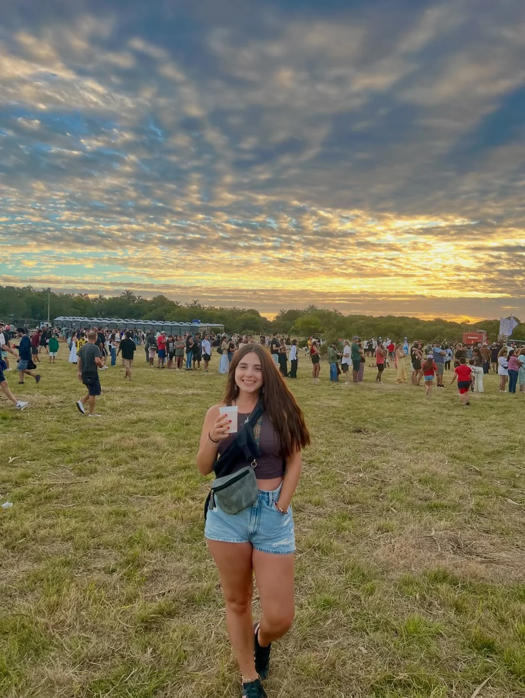 ayyy celeste regálame un sol ;) ☀️ *la señora del final se robó mi corazón