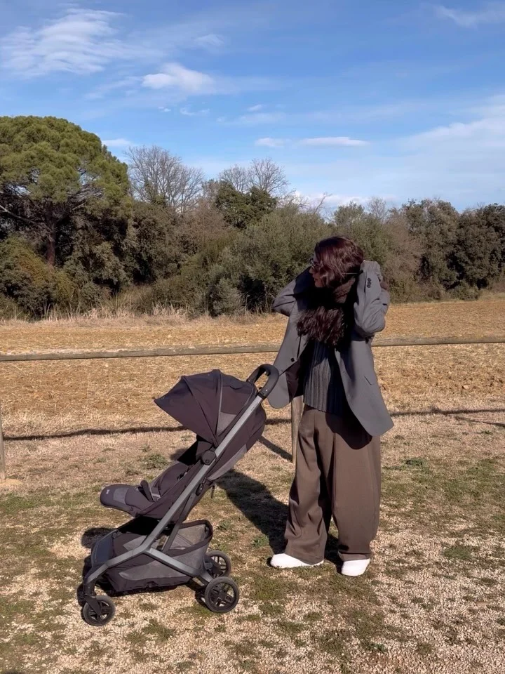 Publi ✨ ¡SORTEITO! ✨ ¿Te gustaría ganar el increíble cochecito con capazo Fame Cabin? Nosotras cada día que pasa, estamos más convencidas de que tenemos el mejor carrito De la mano de @maxicosi_eu ¡puede ser tuyo! Para...