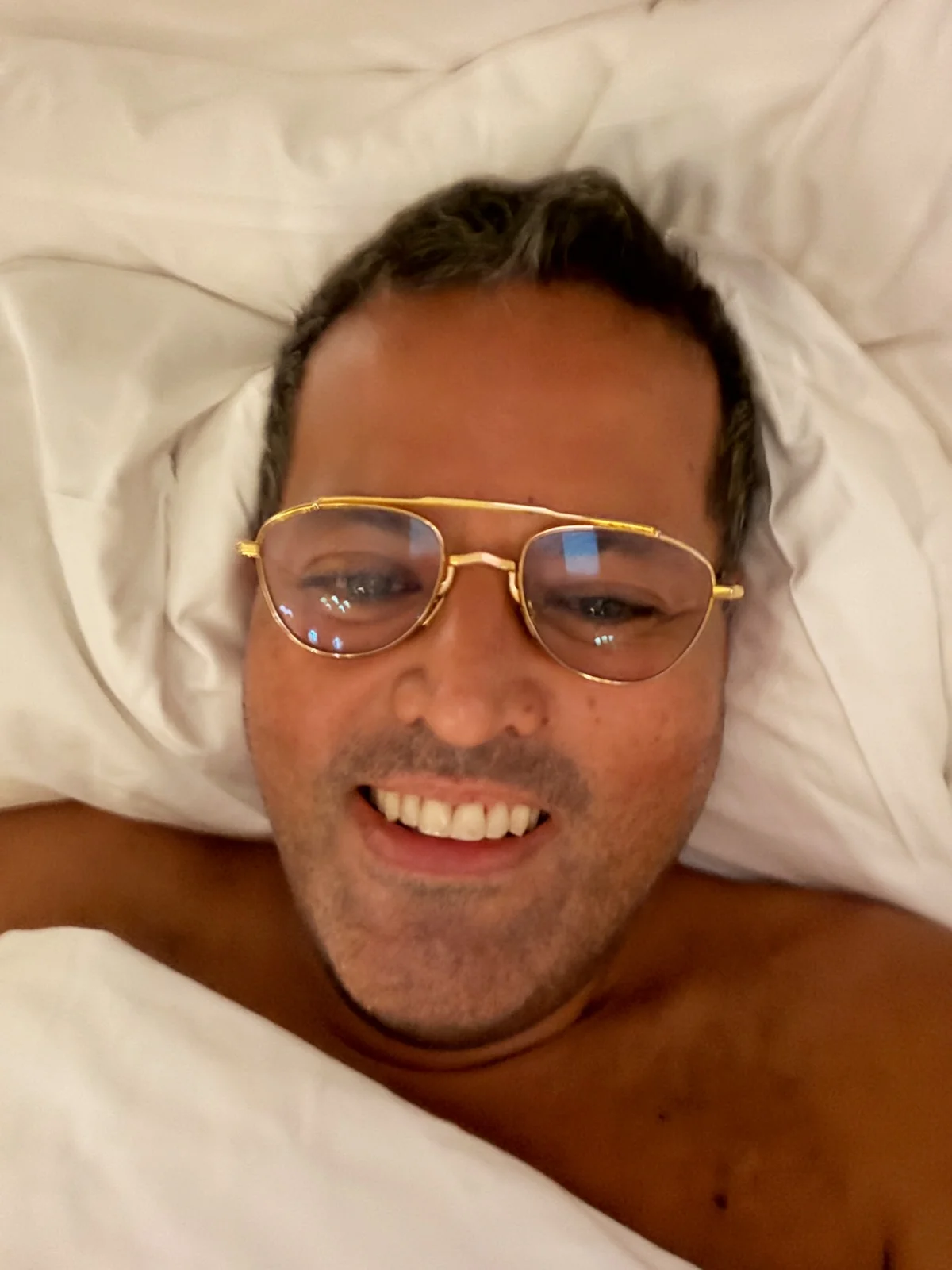 ME DESPIERTO FELIZ,CON 47 AÑOS, AMANDO TODO MAS Q AYER… CON UN MENSAJE QUE ME HIZO REGLEXIONAR; BASTA DE NO QUERER FELICITACIONES NI MENSAJES, TODO LO CONTRARIO!!! NUNCA SE SABE CUANDO SERA EL ULTIMO ASI QUE A GOZAR EST...