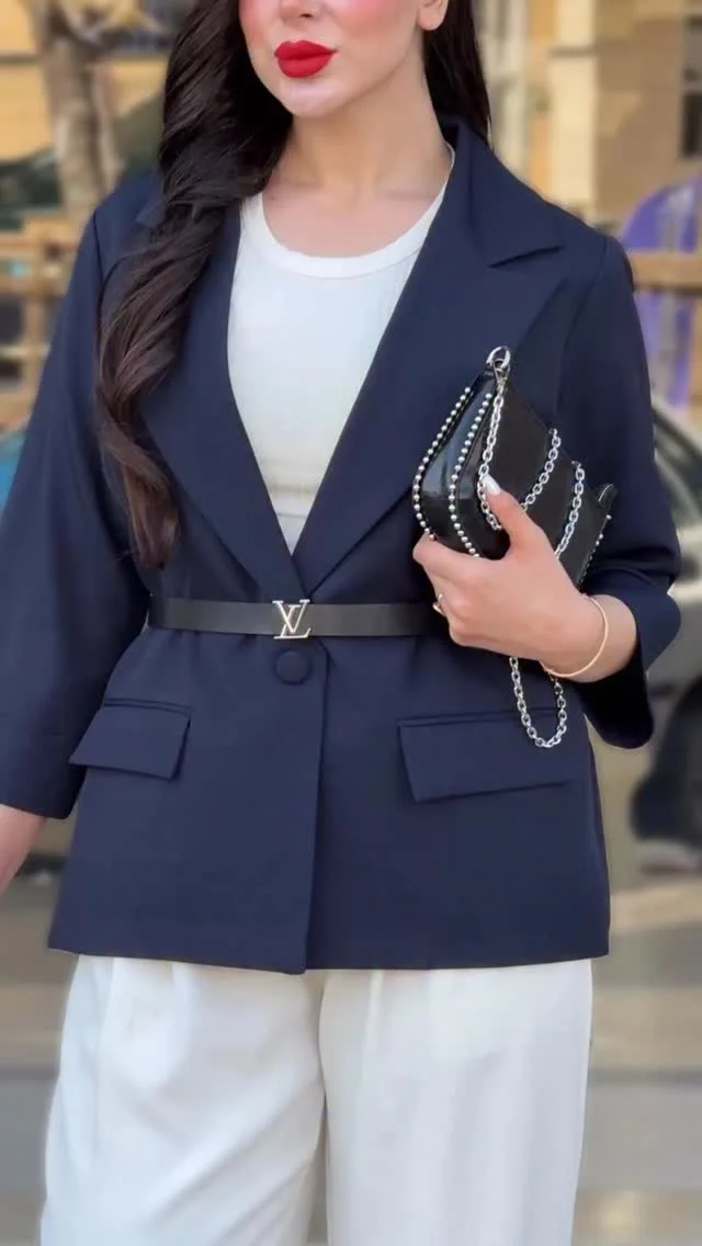 کت با جنس بزایاق جلو کار لایی کشی شده و استر داره برای ظرافت و تمیزی کار در ۳سایز مناسب ۳۸تا۴۸ در پنج رنگبندی ------------------- کدمحصول 3165 2/099/000t ------------------- ثبت سفارش از طریق وب سایت دایرکت