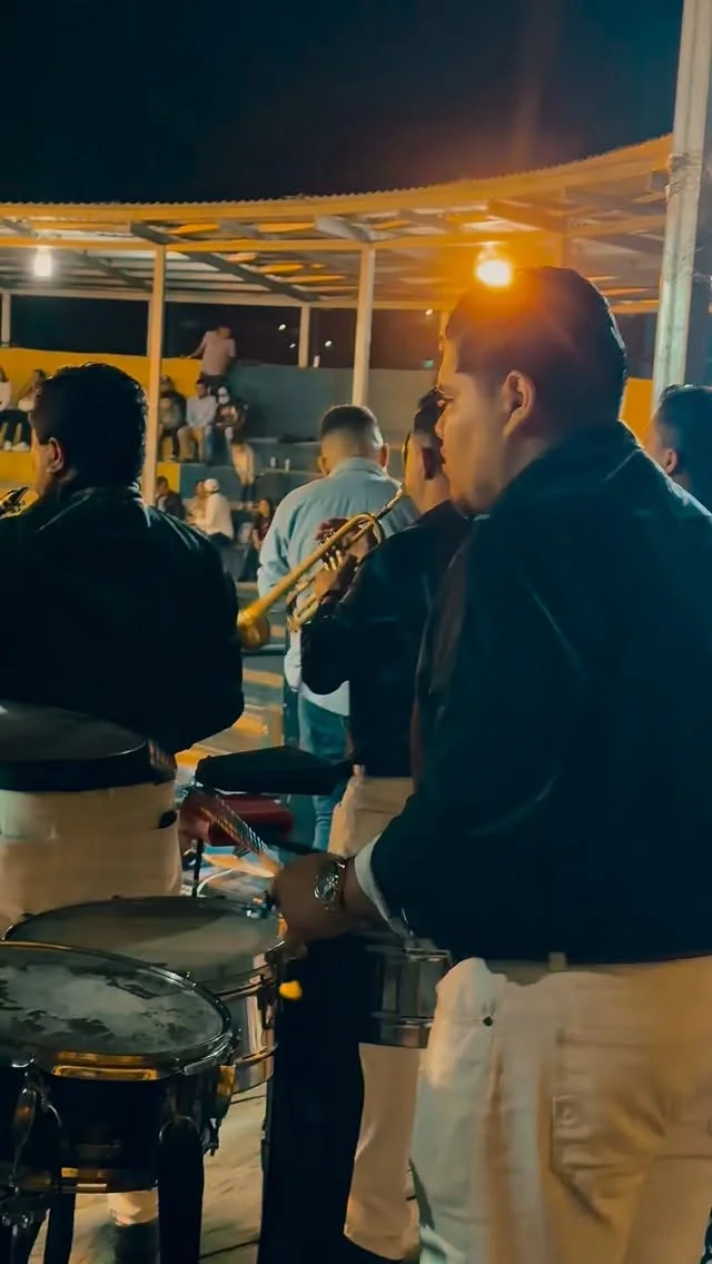 Gracias infinitas por tanto cariño, Trojes. 💛
Qué noche tan mágica vivimos en **Trojes El Paraíso**… imposible olvidar cada aplauso, cada canción y cada sonrisa compartida. Ustedes hicieron que este concierto fuera simplemente inolvidable. ✨🎶

Nos llevamos el corazón lleno y recuerdos que durarán para siempre. ¡Hasta la próxima! 🙌

#concierto #musica #alejandrarubio
Edicion @jcguevarahn