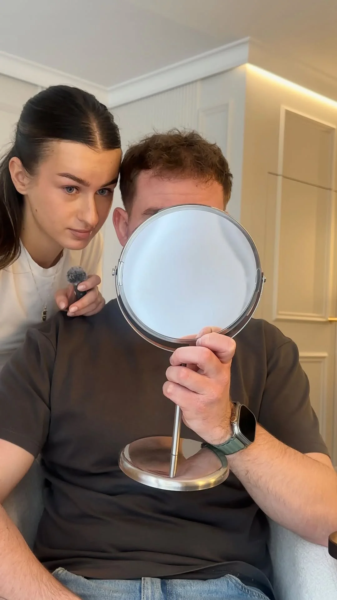 Nie tylko dbam o jego pełny brzuszek, ale także o brak worków pod oczami. Reduktor worków pod oczami od @lorealparis jest sztosem, pamiętajcie tylko o wklepywaniu, zastyganiu i zmyciu go na wieczór! Ważne: aplikujcie go...