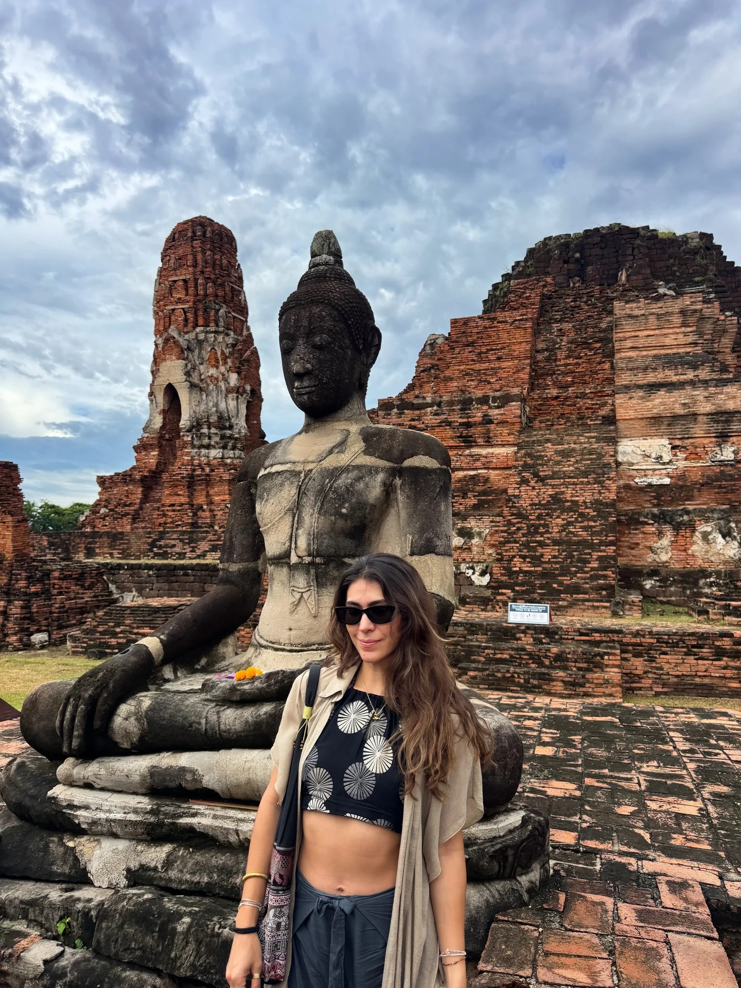 Bangkok dump ✨ 05•10•25 Se que se acerca un momento clave de este viaje. Lo siento porque me río a carcajadas, me visto con lo que se me da la gana, no me preocupa ni el pasado ni el futuro. Hoy siento mi cuerpo, mi car...