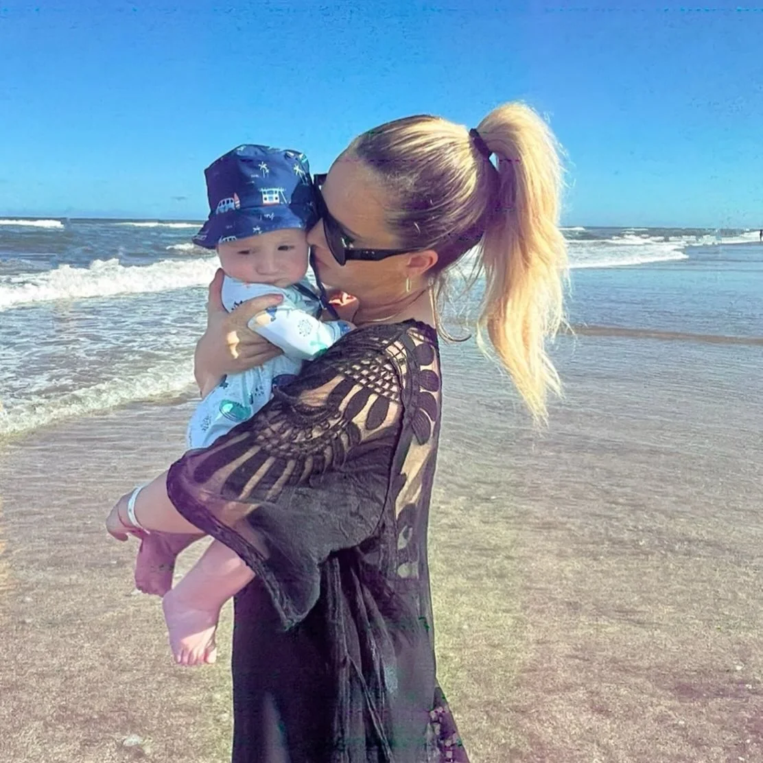 Postales de este finde XXL ❤️ llevamos a Manu a conocer el mar fuimos muy felices y él estaba encantado. Las 24 horas pegaditos disfrutando en familia. Ideal para un nuevo comienzo mañana