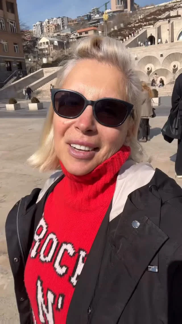 Соскучилась по дому, по Москве! Скоро буду! Увидимся 28 го на концерте в Академджазе:) Я занималась, буду в отличной форме!