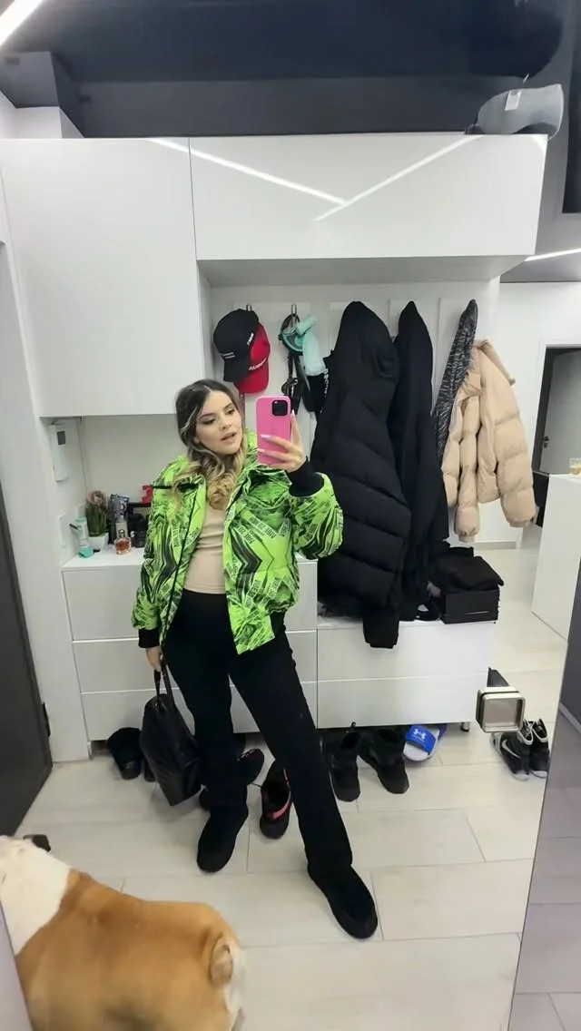 Mi-am facut unghiutee de mamicaa Multumesc @bianca_jitariu_nailartist ❤️ #mommy #mommynails #momtobe