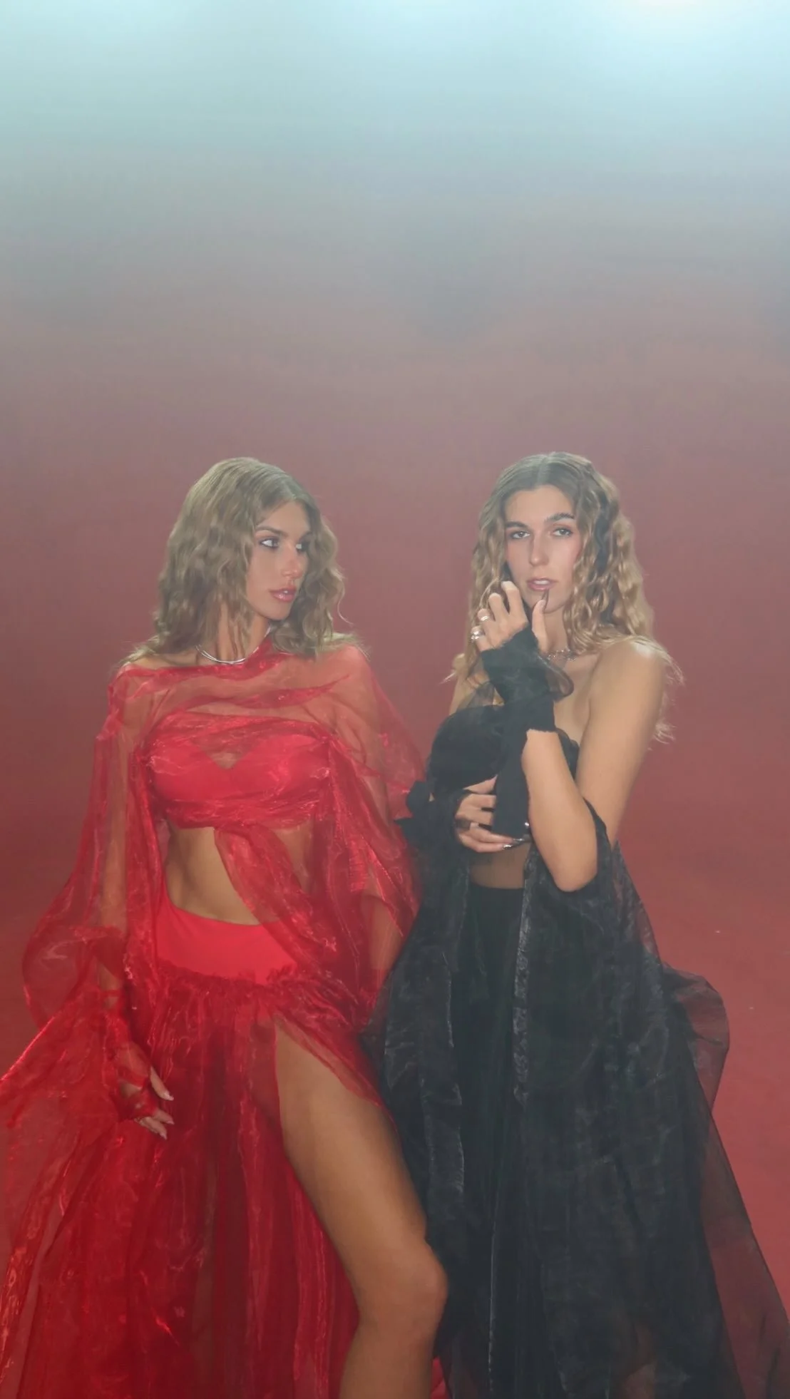 MAÑANA 18.02 SIGO SIGO Perú 10 PM Colombia 10 PM Argentina 10 PM Chile 11 PM México 9PM España 4AM pre save link en bio