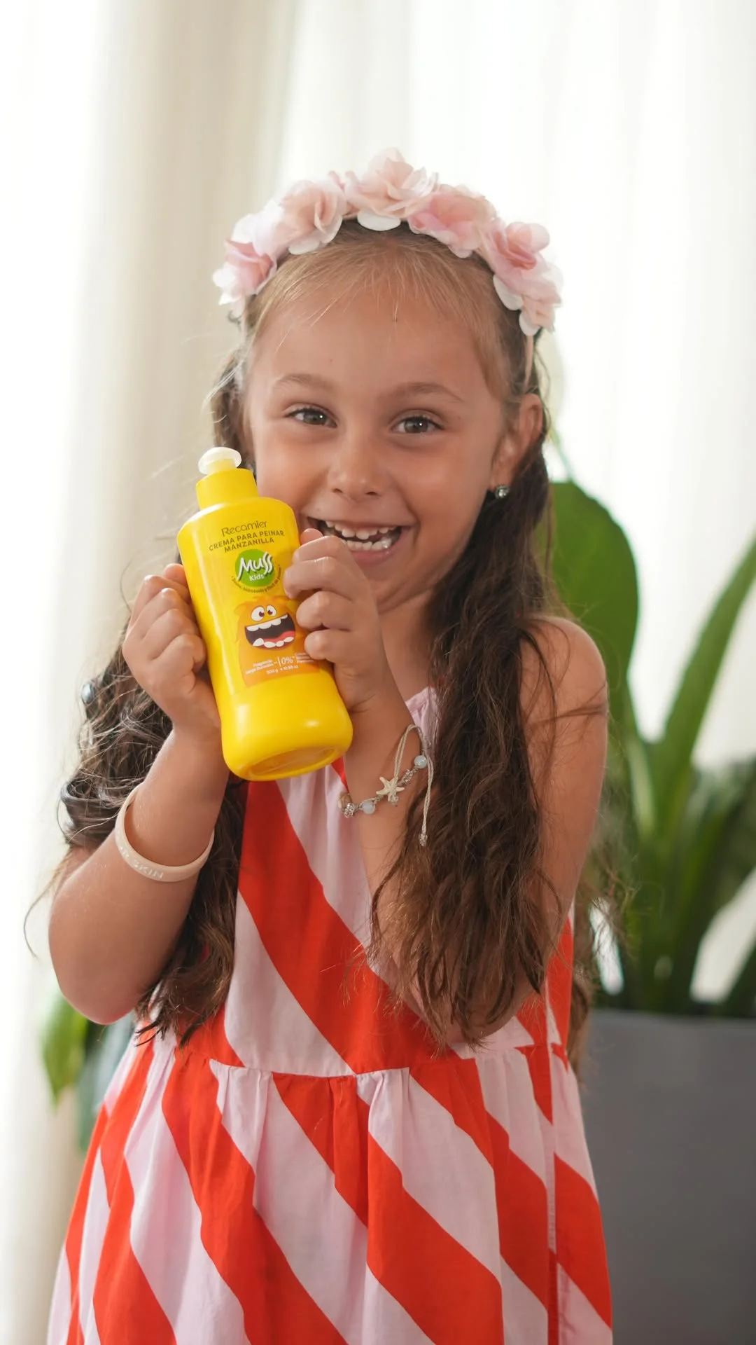 Parque todos los días ☀️ Y con tanto sol y juegos, su cabello también necesita un cuidado especial. Esta rutina de Muss Kids Manzanilla nos ayuda a mantenerlo limpio, suave y fácil de desenredar Aprovechen el 15% de DSC...